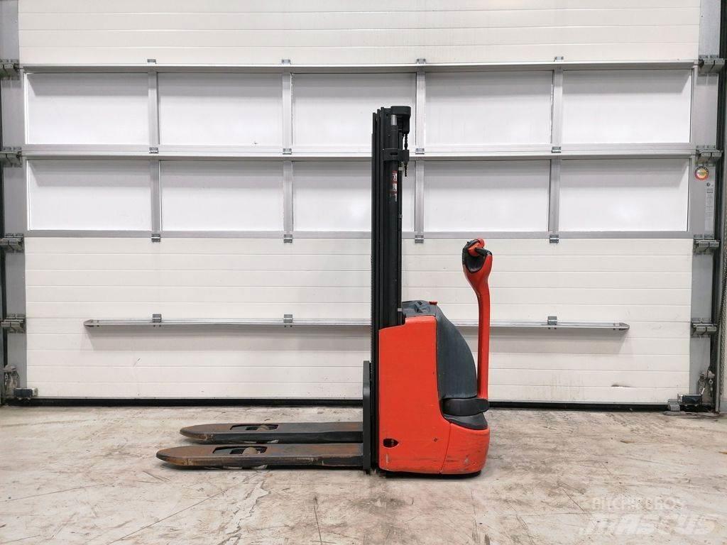 Linde L10 Колички високоповдигачи с теглич