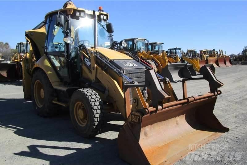 CAT 428F Товарач със заден ексватор