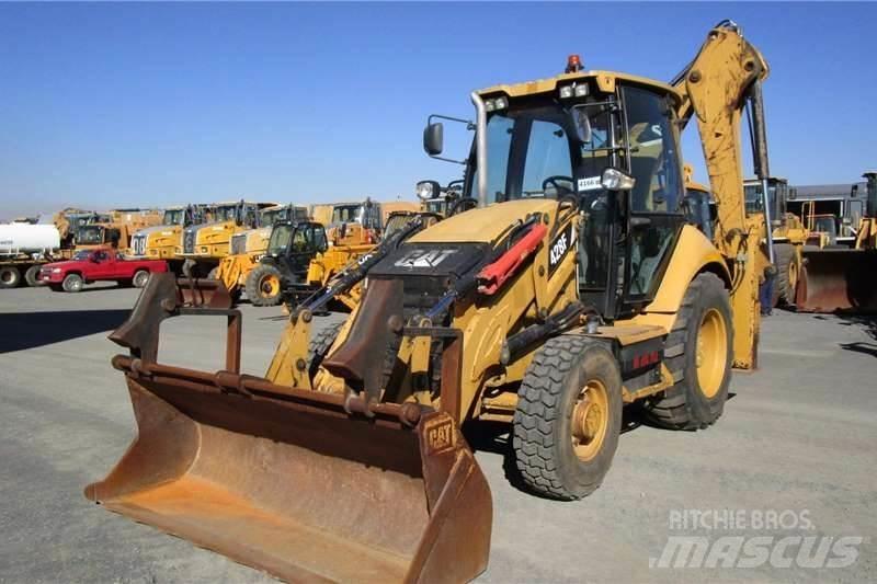 CAT 428F Товарач със заден ексватор