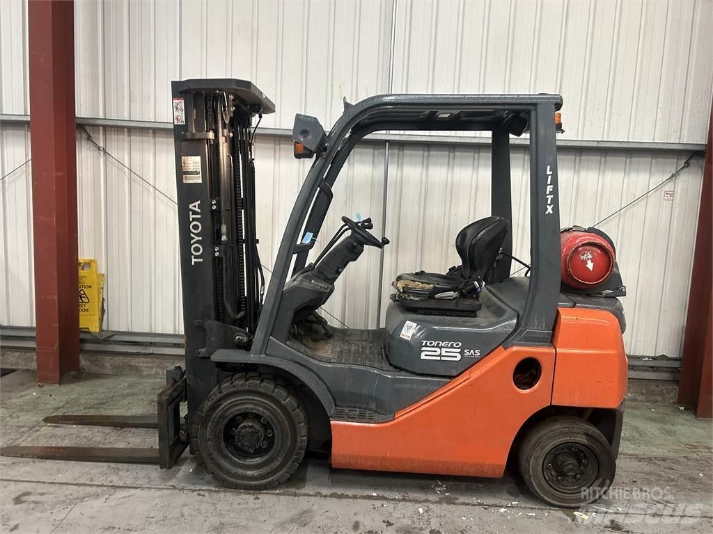 Toyota 02-8FGF20 Камиони с АГУ