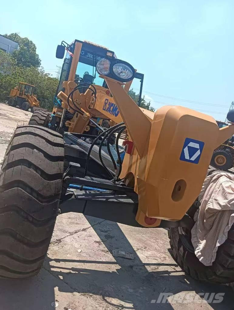 XCMG GR 1803 Грейдери