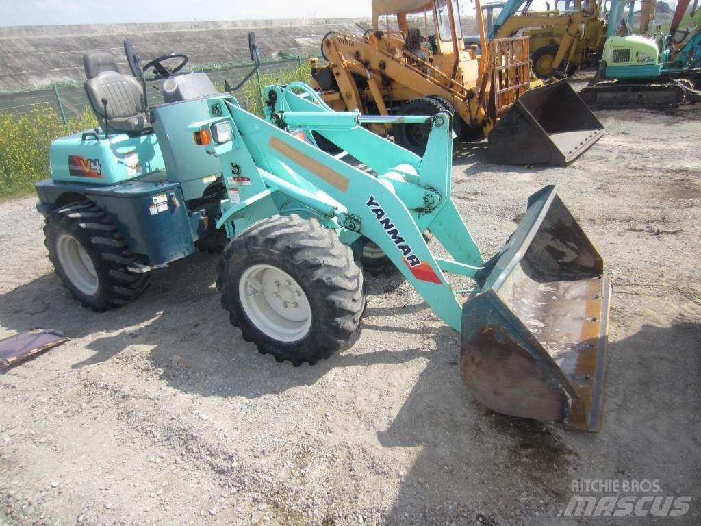 Yanmar V4 Колесни товарачи