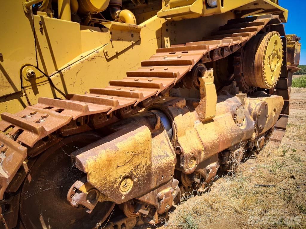 CAT D10 Верижни булдозери
