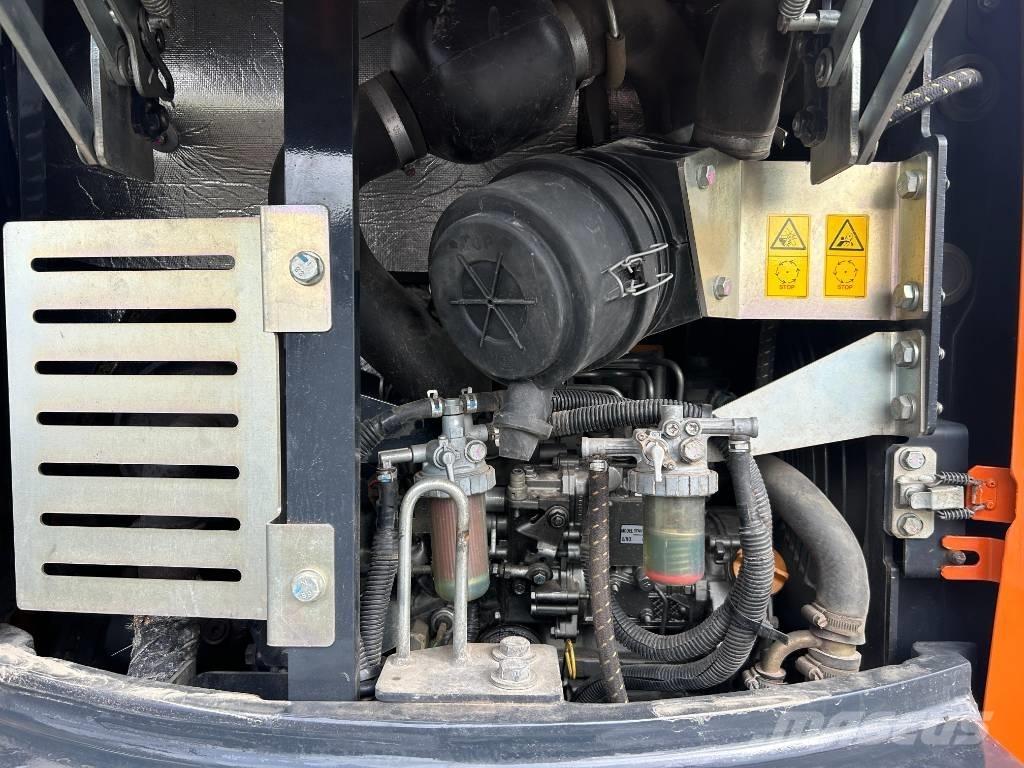Hitachi ZX 26 U-6 Мини екскаватори < 7 т