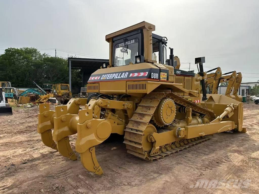 CAT D8R Верижни булдозери
