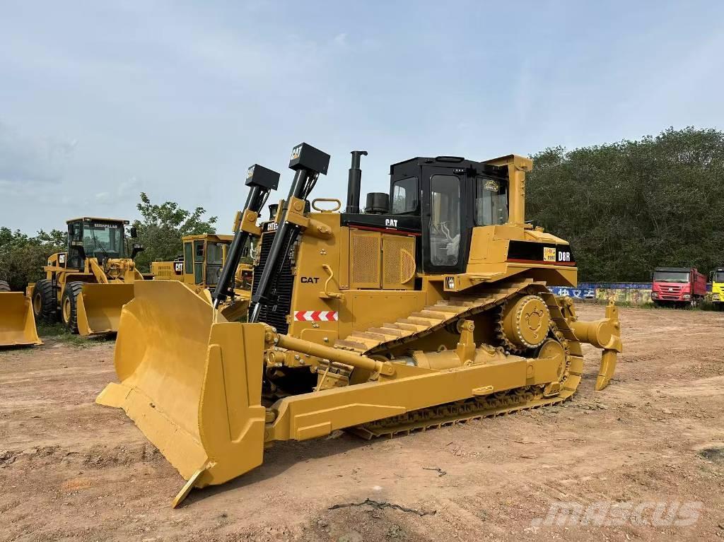 CAT D8R Верижни булдозери
