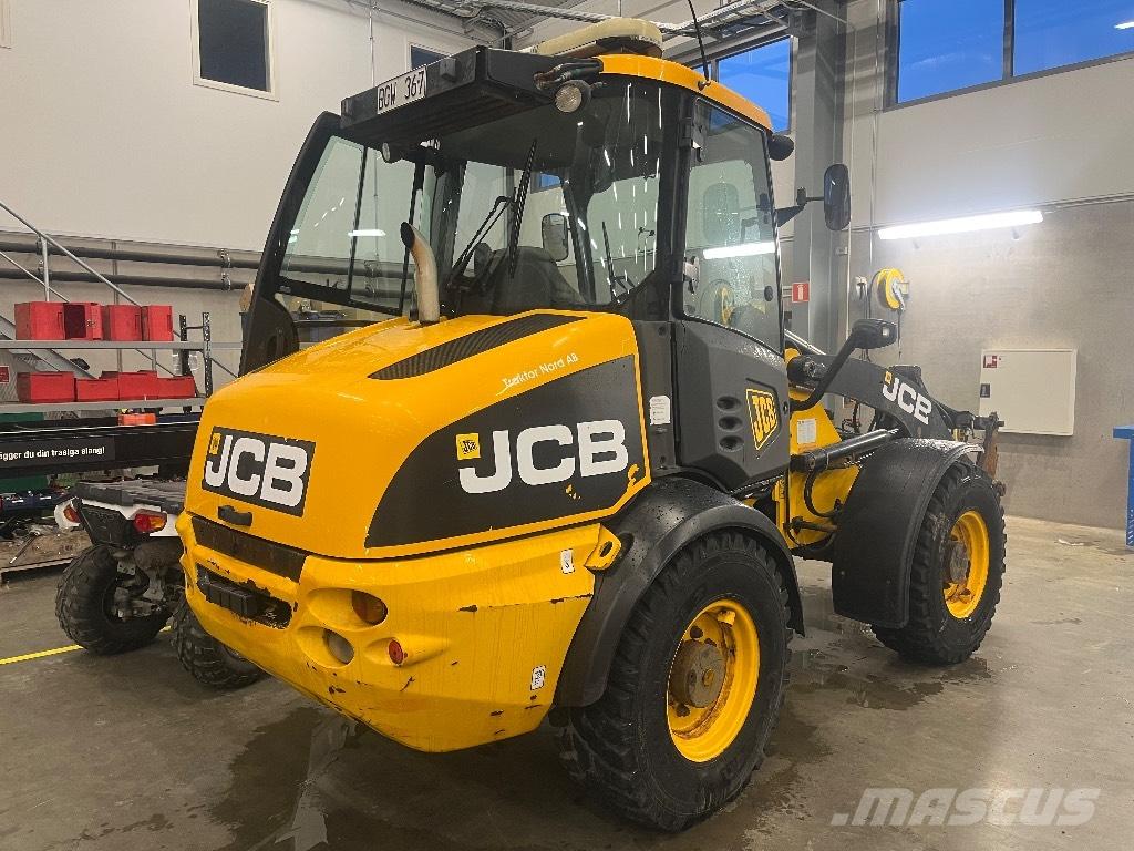 JCB 409 Колесни товарачи