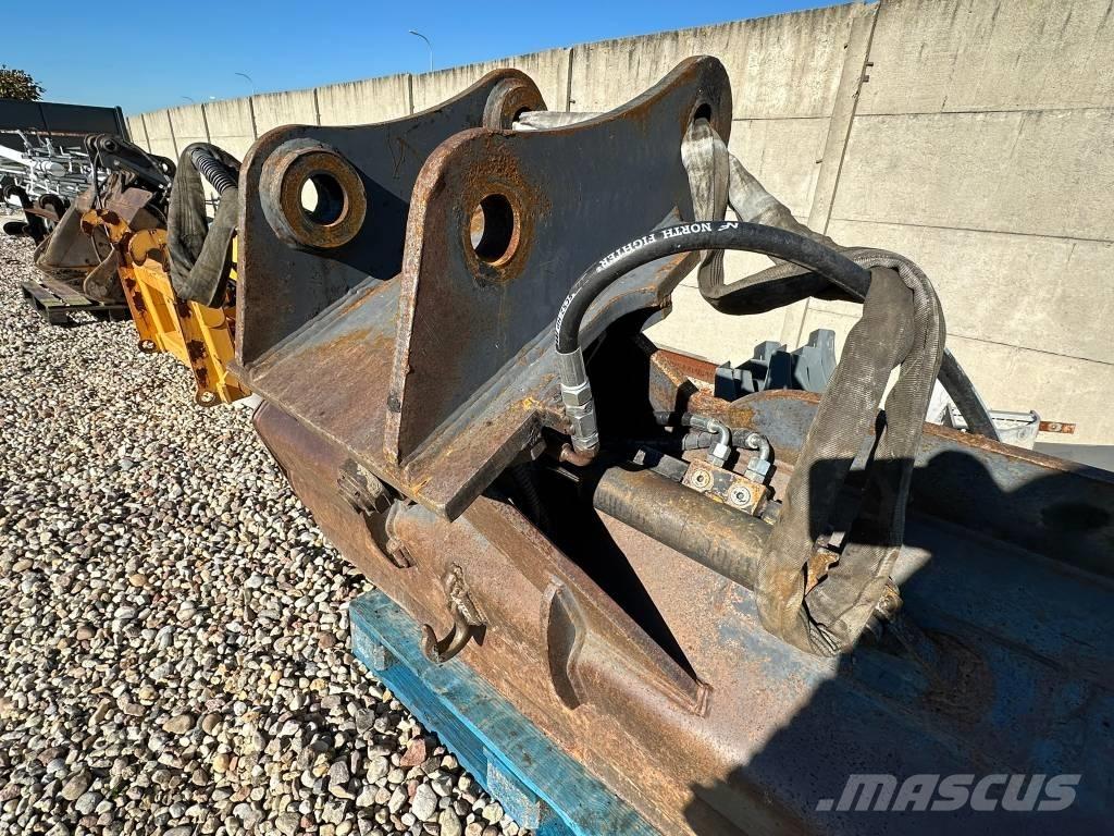 Hitachi ZX170-5B Товарачи със заден ескаватор