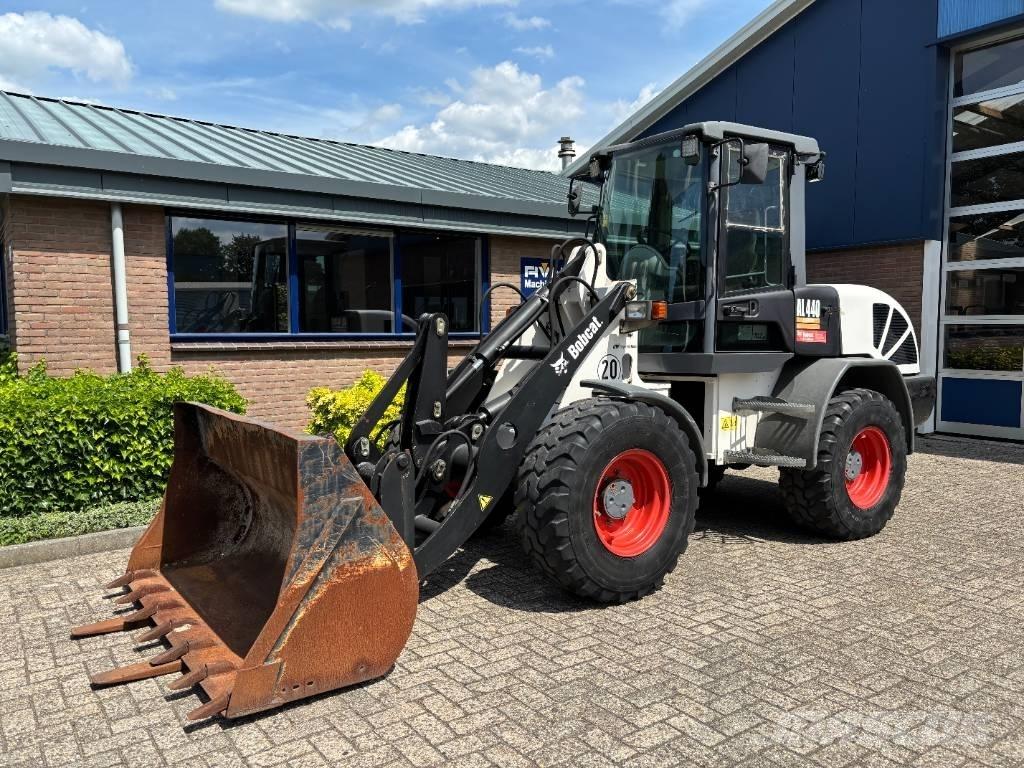 Bobcat AL 440 D Колесни товарачи