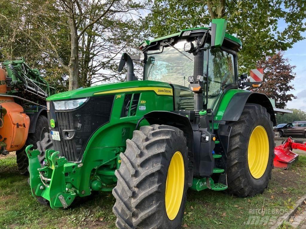 John Deere 7R 330 Трактори
