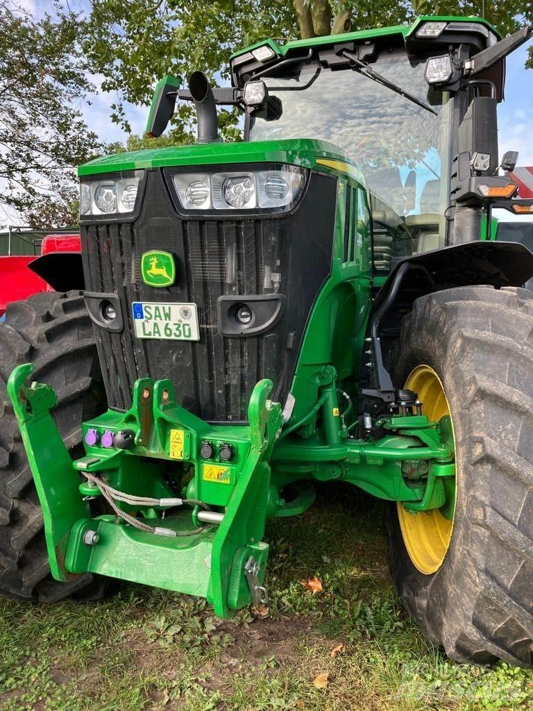 John Deere 7R 330 Трактори