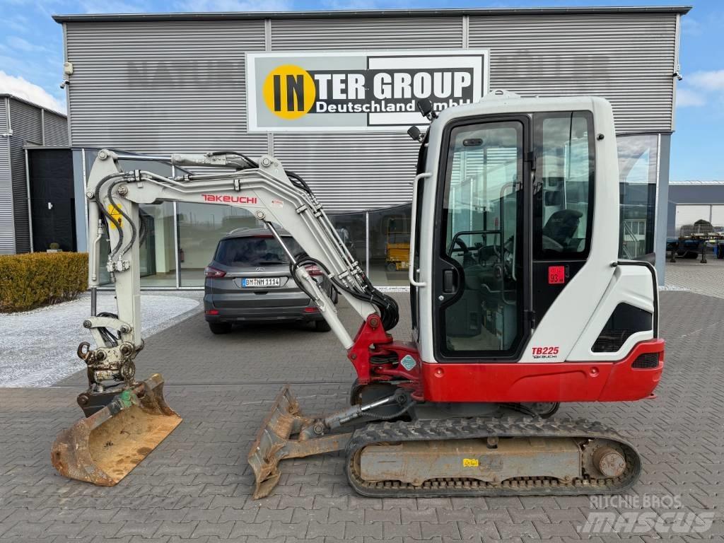 Takeuchi TB 225 V3 Мини екскаватори < 7 т