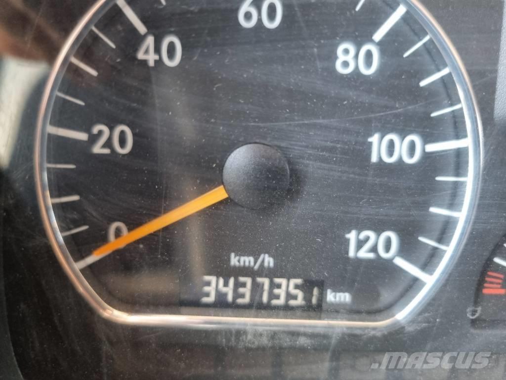 Mercedes-Benz 1833 Автофургони