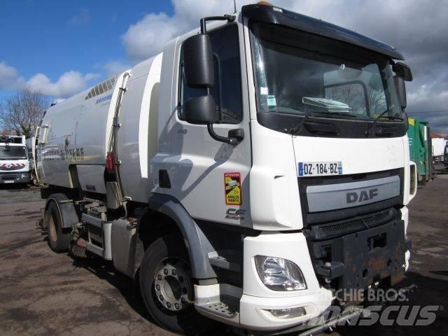 DAF CF330 Камиони за почистване