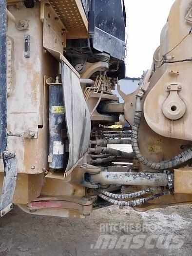 CAT 988K Колесни товарачи
