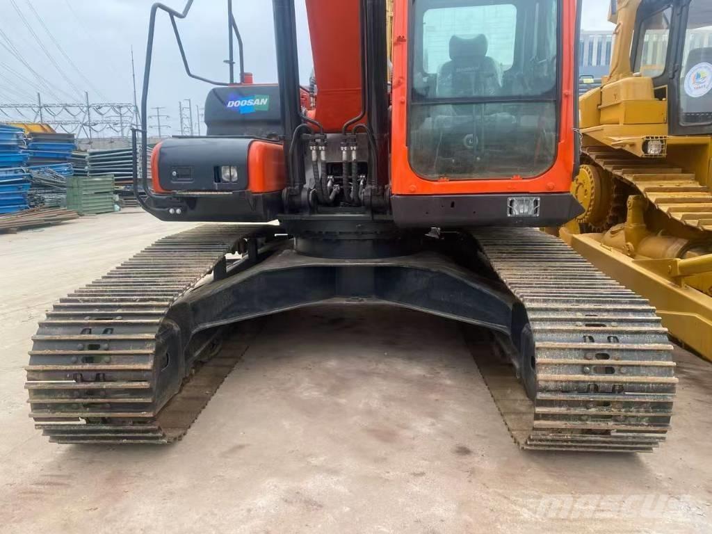 Doosan DX 225 Верижен екскаватор