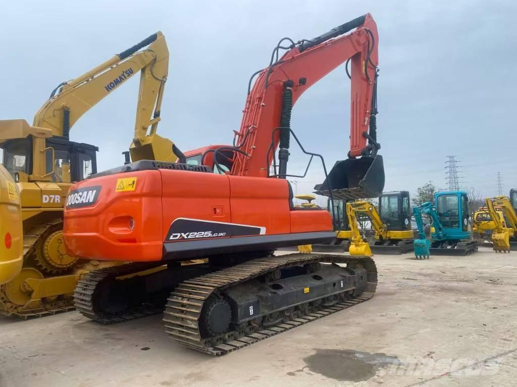Doosan DX 225 Верижен екскаватор