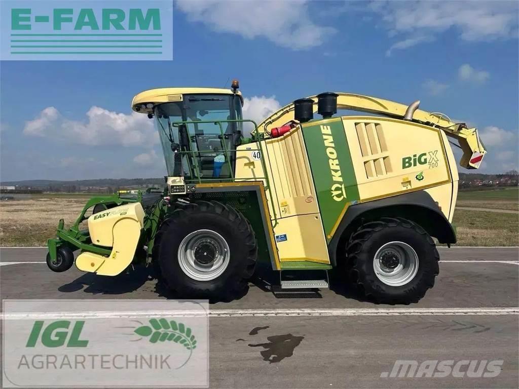 Krone big x 700 i Самоходни фуражири