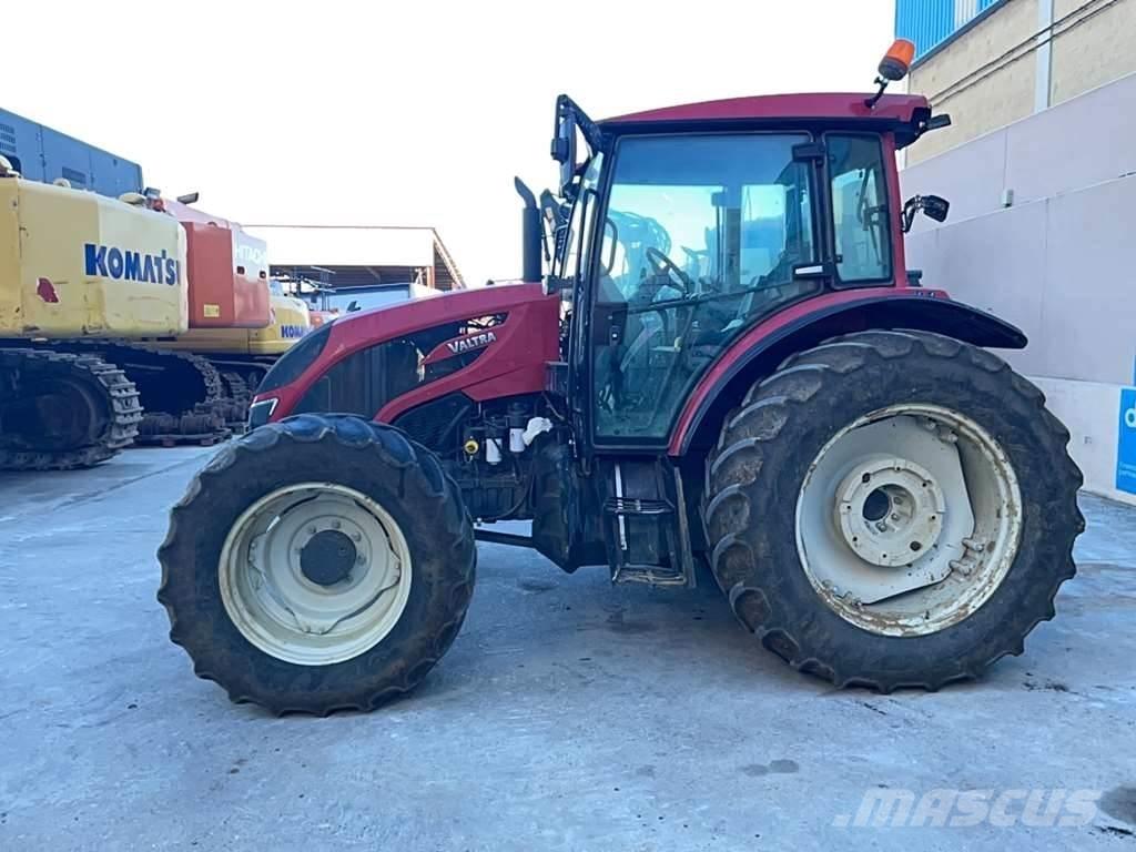 Valtra A134 Трактори