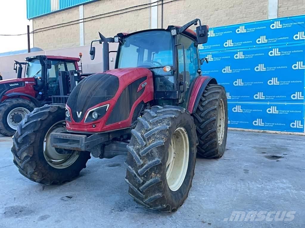 Valtra A134 Трактори