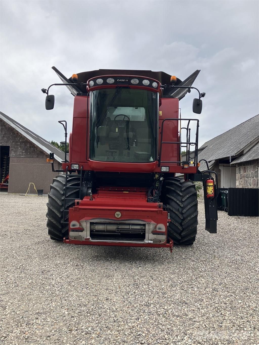 CASE Axial Flow 7130 Комбайни