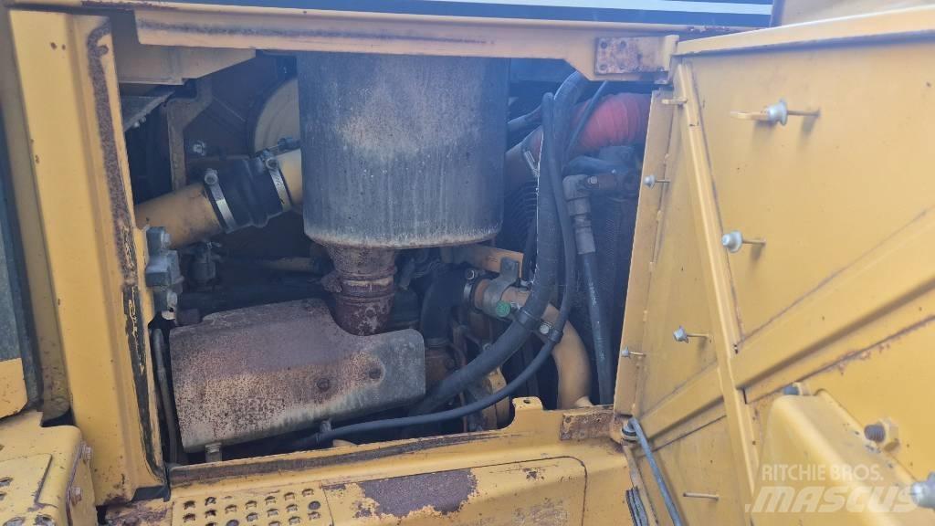 CAT D 6 R LGP Верижни булдозери
