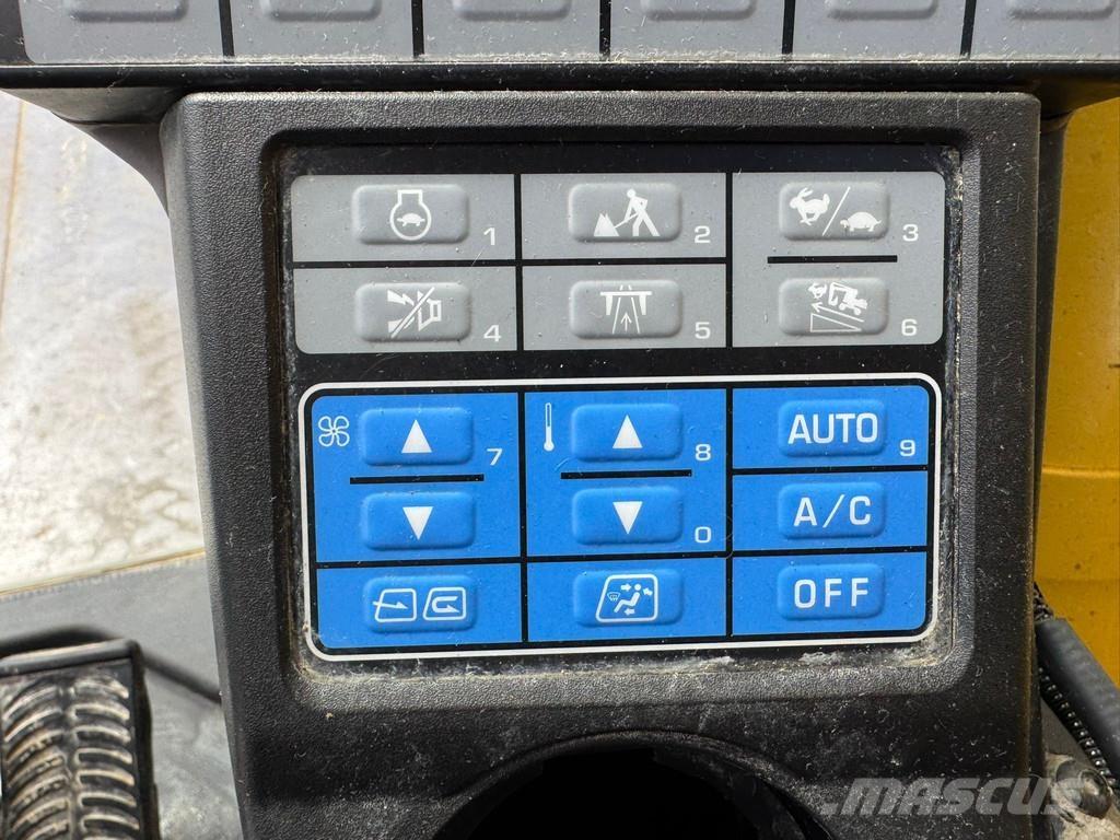 Komatsu PW180-11 Колесни екскаватори