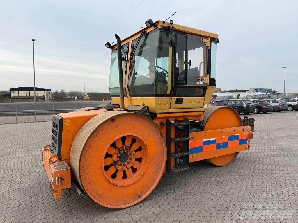 Dynapac CS 142 Двойни барабанни ролки
