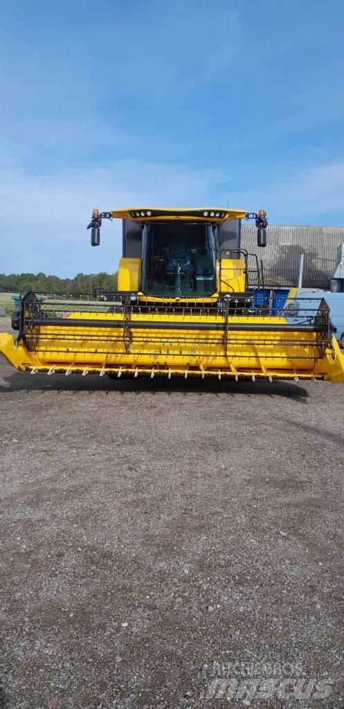 New Holland CX 5.80 Комбайни