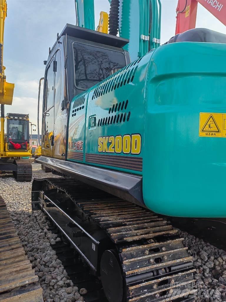 Kobelco SK 200D Средни екскаватори 7т - 12т