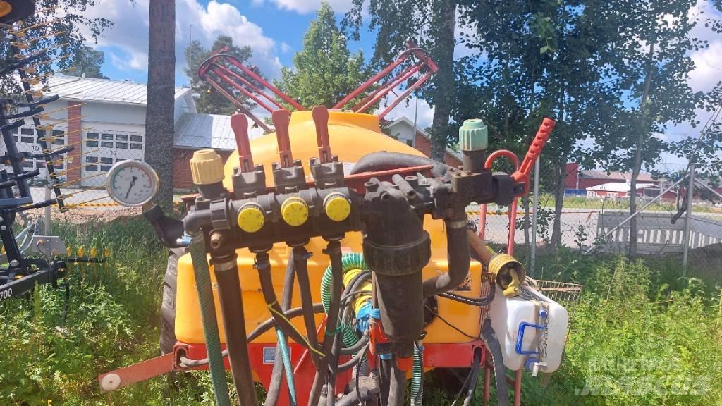 Junkkari 2300/12 Прикачни пръскачки
