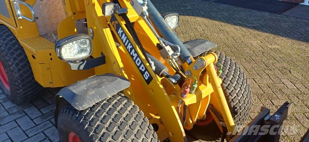 Knikmops KM 130 Мини товарачи