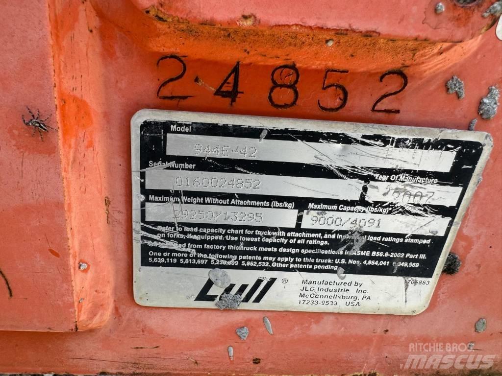 JLG 944 E-42 Телескопични товарачи