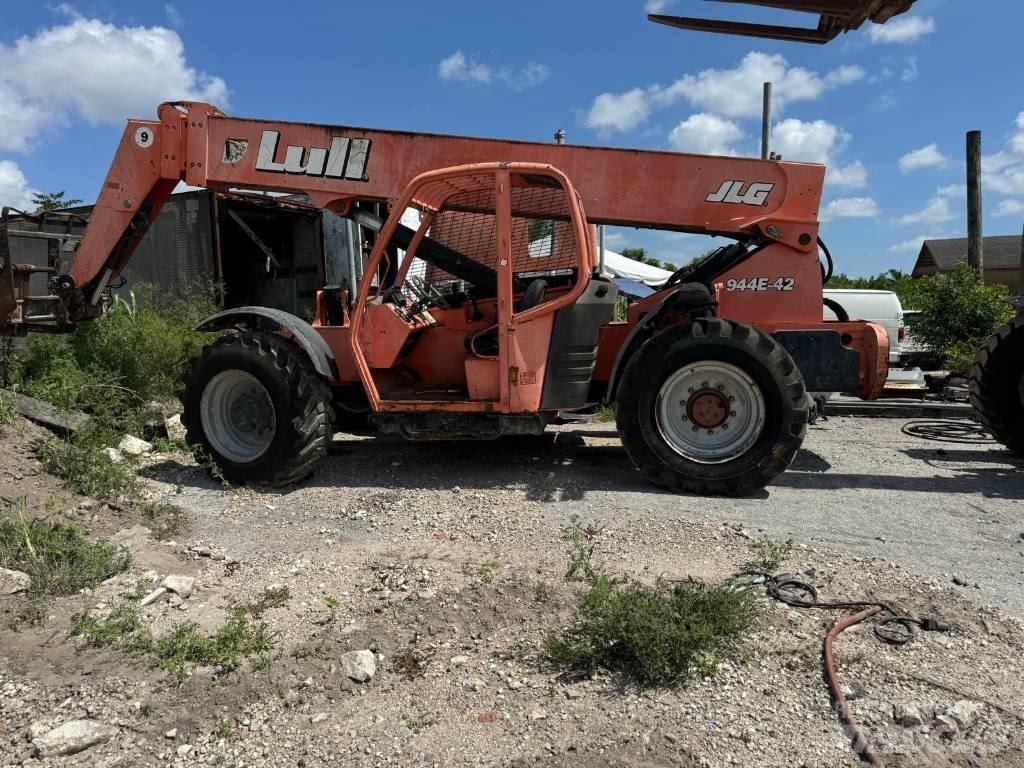 JLG 944 E-42 Телескопични товарачи