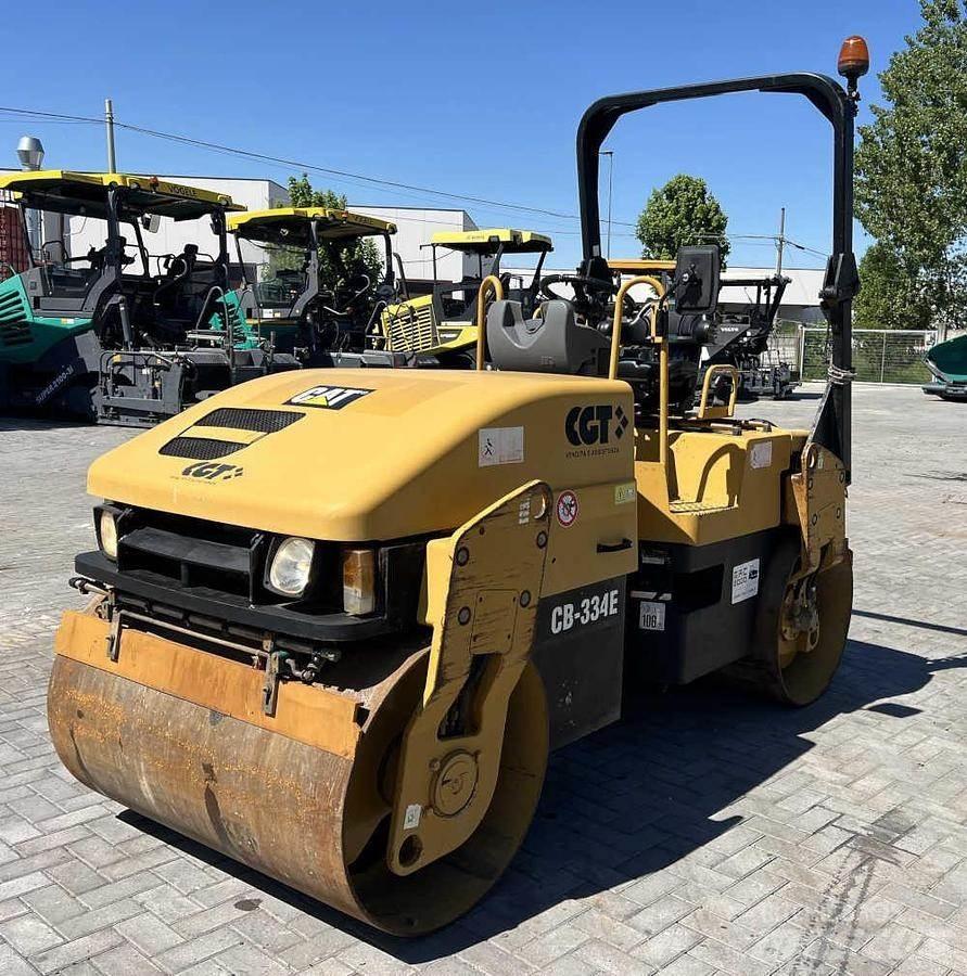 CAT CB 334E Двойни барабанни ролки
