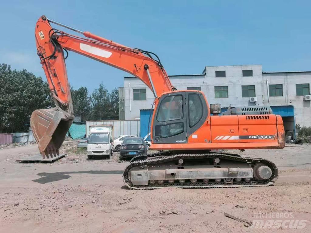 Doosan DX260 Верижен екскаватор