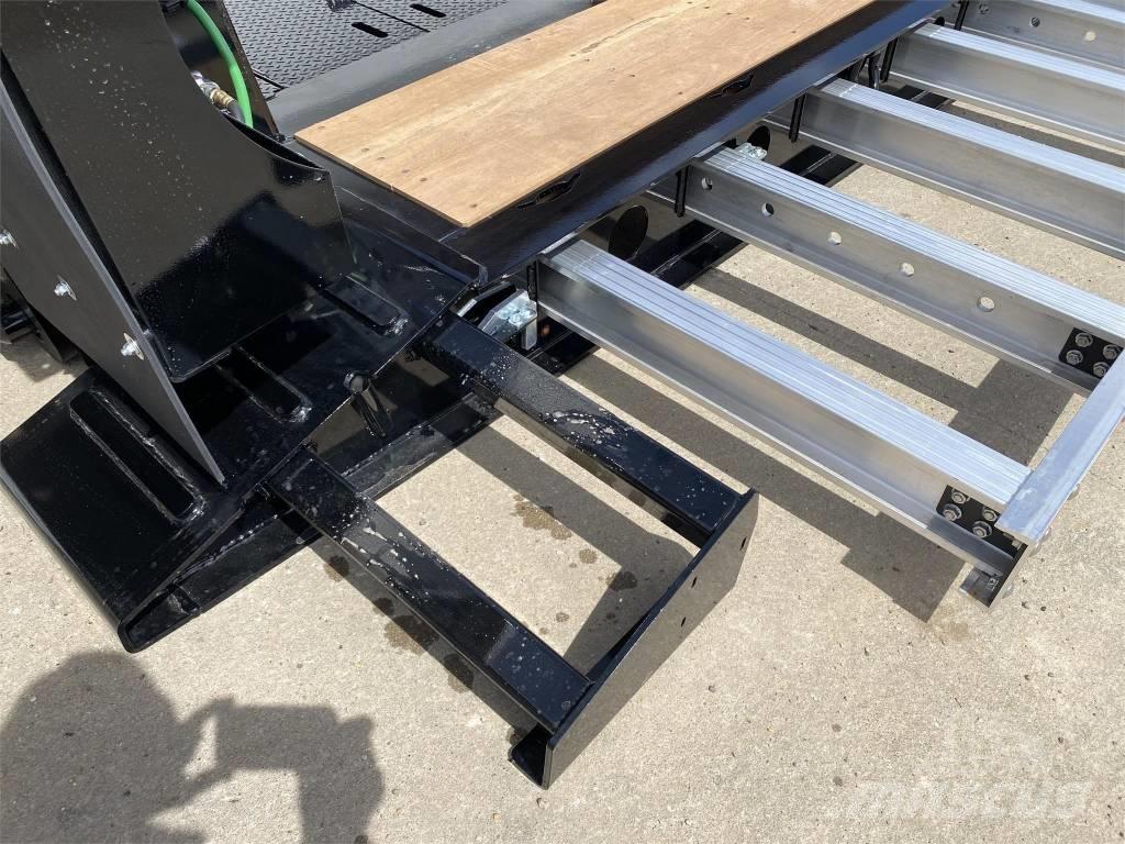 Jet TRI AXLE DETACH Нискотоварачи