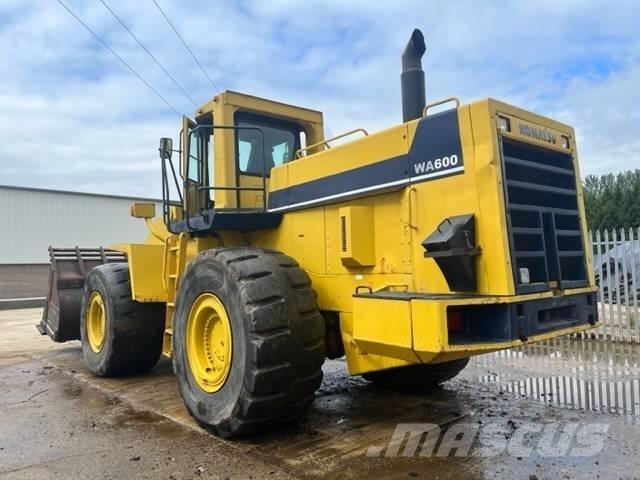 Komatsu WA 600-1 Колесни товарачи