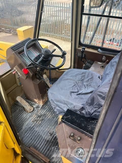 Komatsu WA 600-1 Колесни товарачи