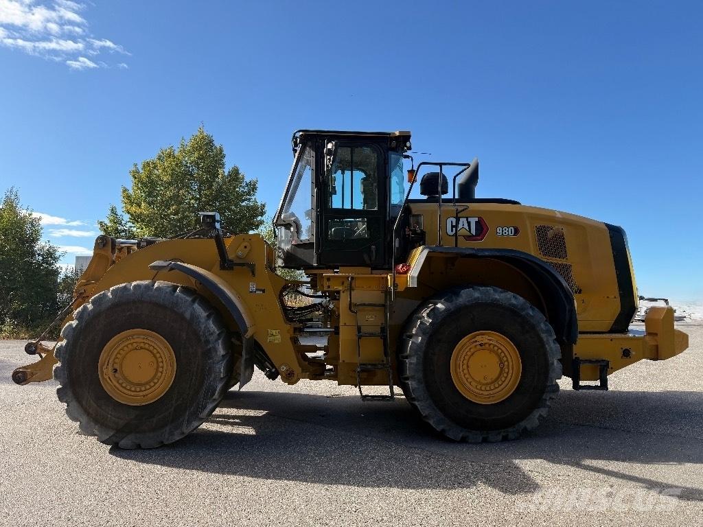 CAT 980 Колесни товарачи