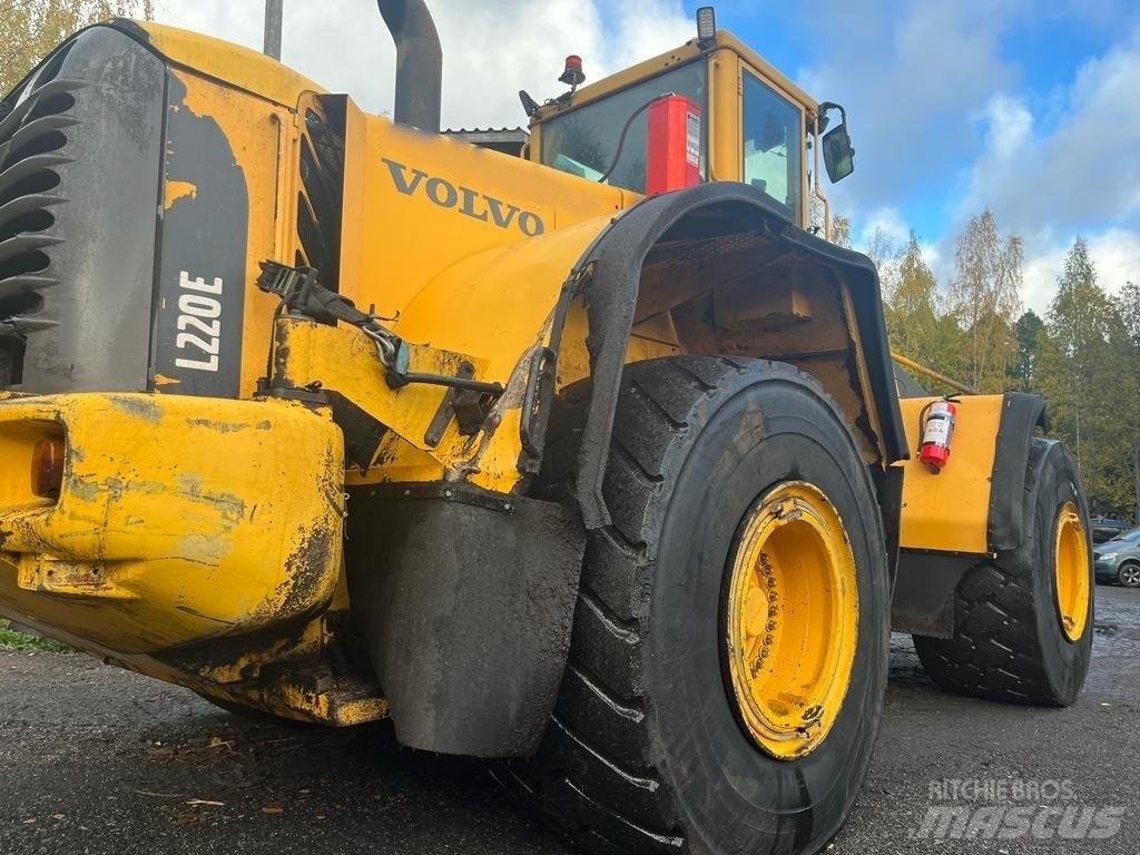 Volvo L 220 E Колесни товарачи