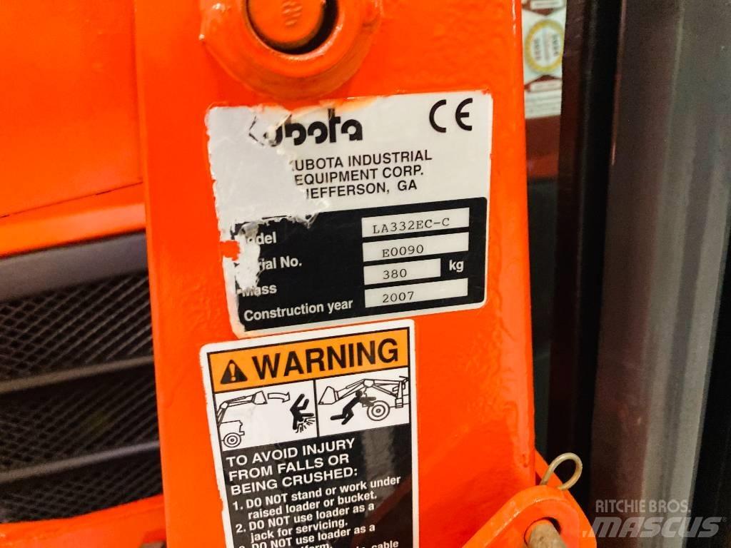 Kubota B2530 Компактни трактори