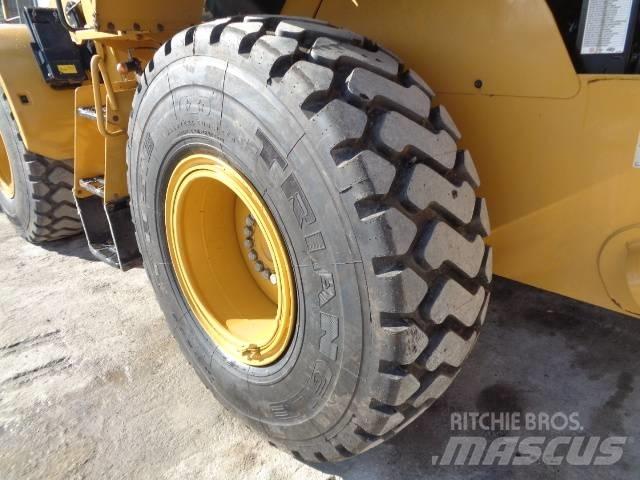 CAT 926M Колесни товарачи