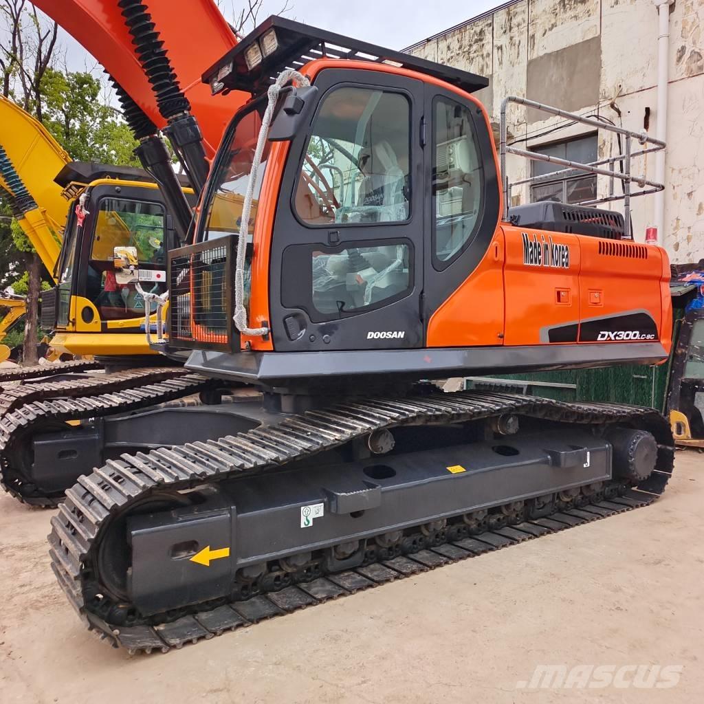 Doosan DX 300 Верижен екскаватор