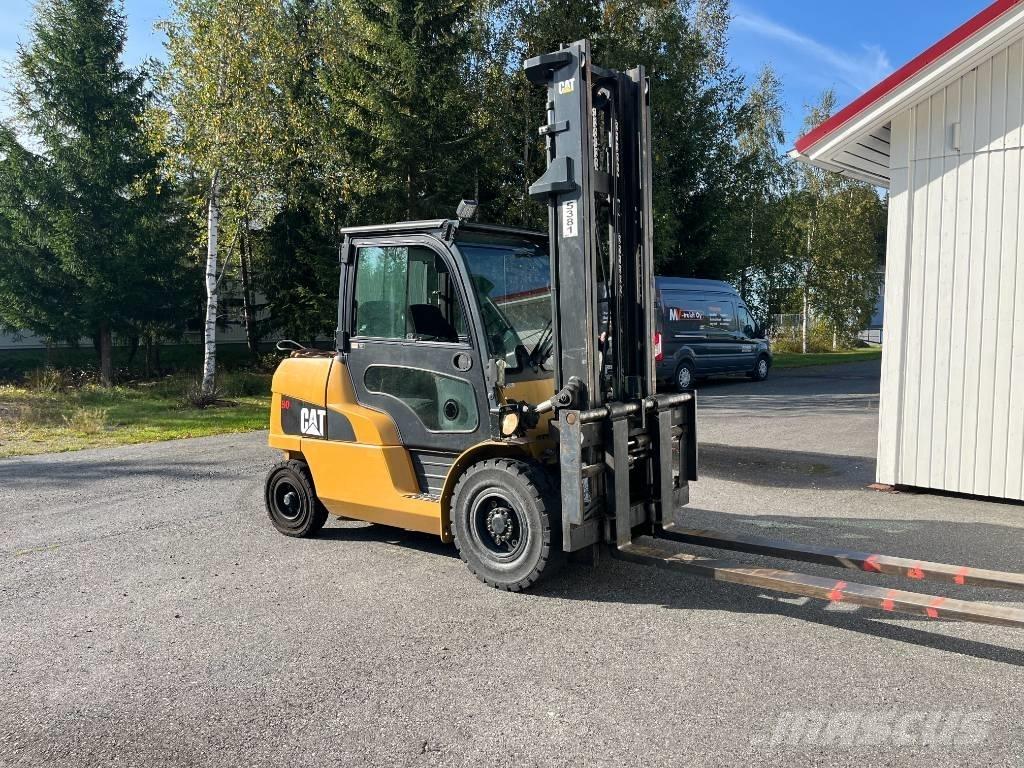 CAT DP50nt Дизелови камиони