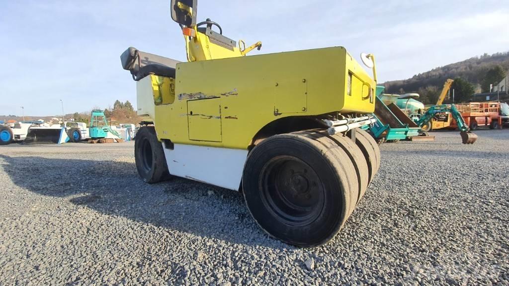 Sakai TS 160 Пневматични гумени  ролки
