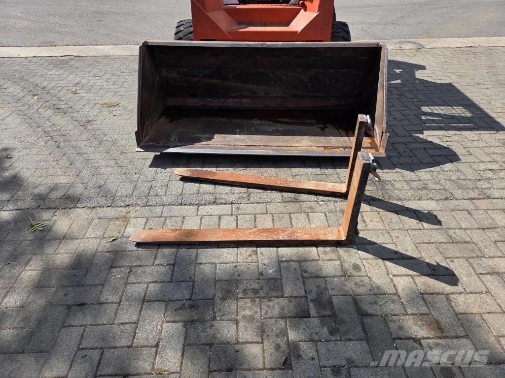 Thomas T170 Мини товарачи
