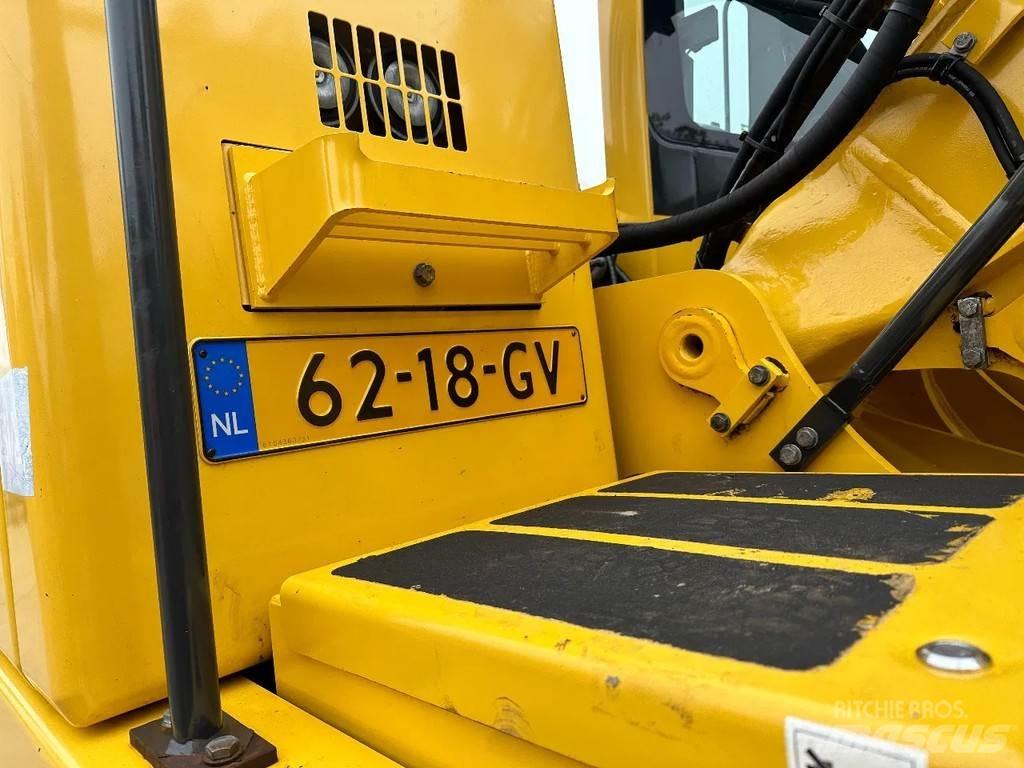 Komatsu PW160-8 Колесни екскаватори