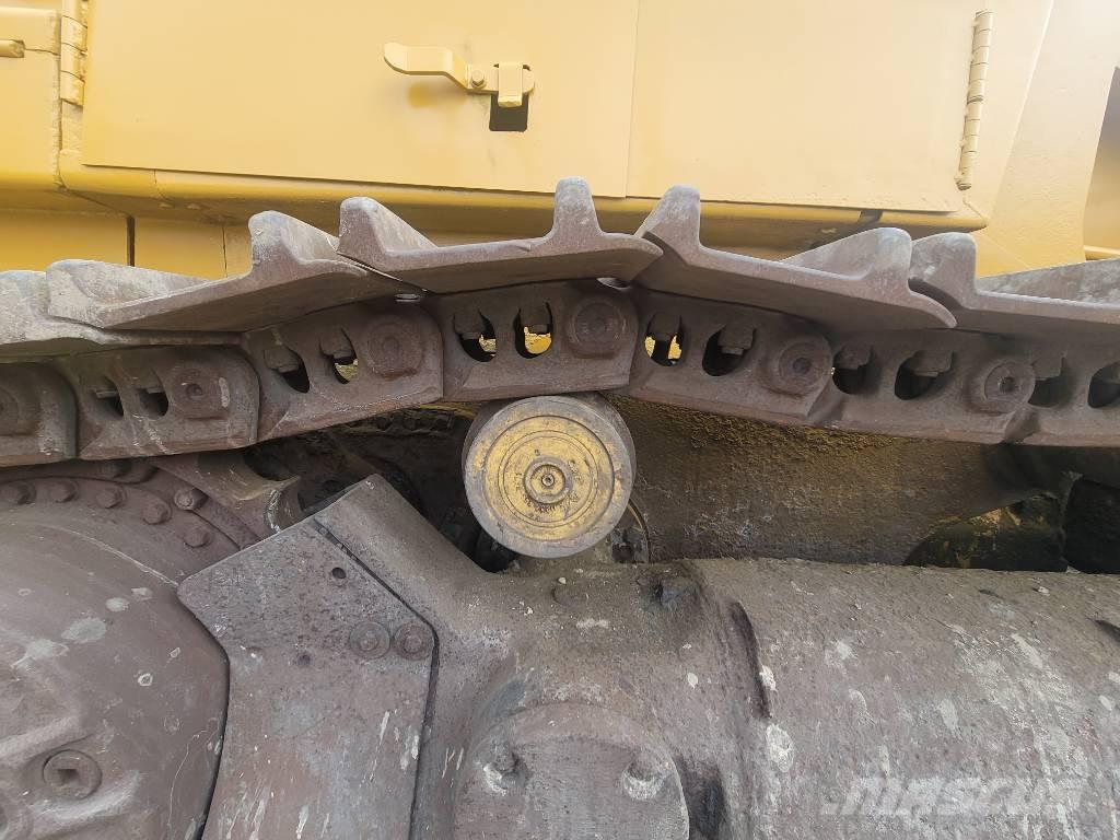 CAT 973 Верижен товарач