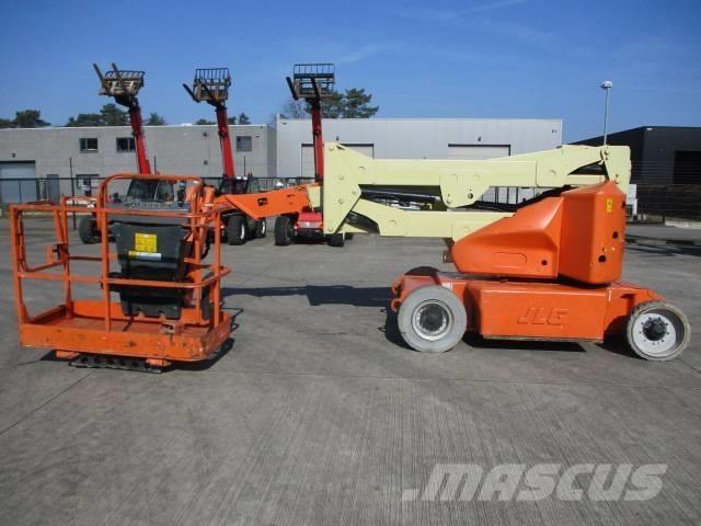 JLG E 400 AJPN (817) Съчленени стрелови подемници
